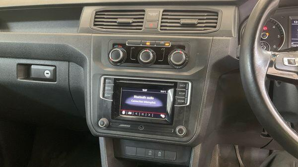 Volkswagen Caddy Maxi Mpv Black #12