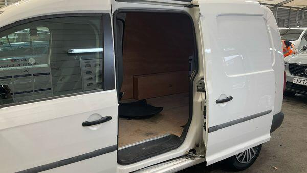 Volkswagen Caddy Maxi Mpv Black #10
