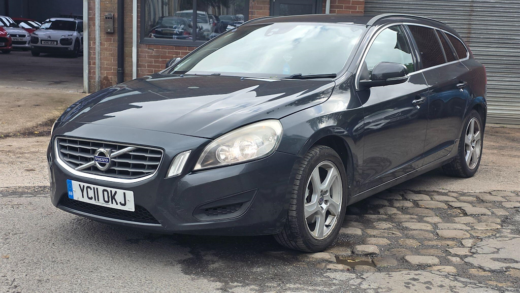 Volvo V60 2.0 D3 Se Euro 5 Grey #2