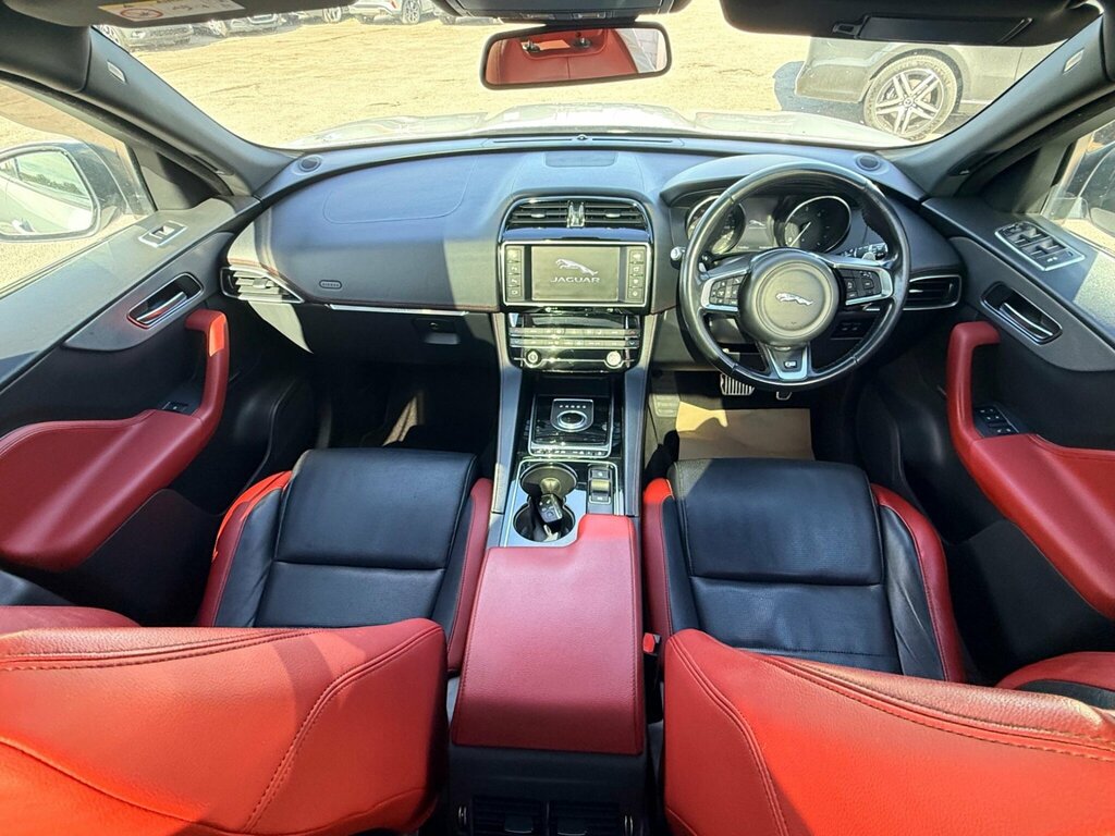 Jaguar F-Pace Prestige Silver #25
