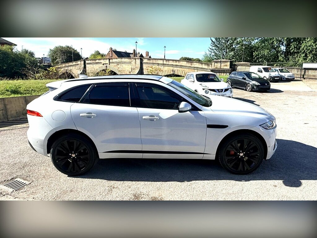 Jaguar F-Pace Prestige Silver #19