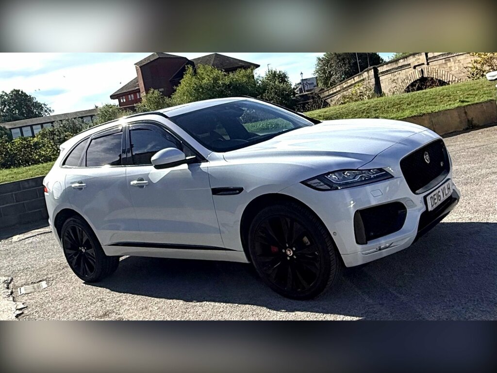 Jaguar F-Pace Prestige Silver #10
