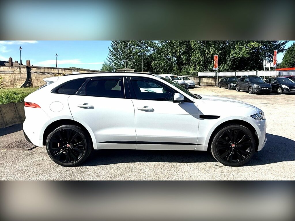 Jaguar F-Pace Prestige Silver #17