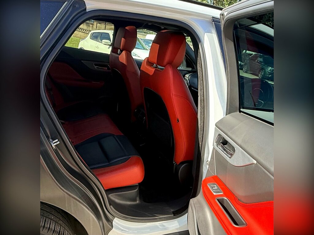 Jaguar F-Pace Prestige Silver #31