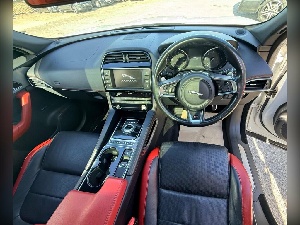 Jaguar F-Pace Prestige Silver #26