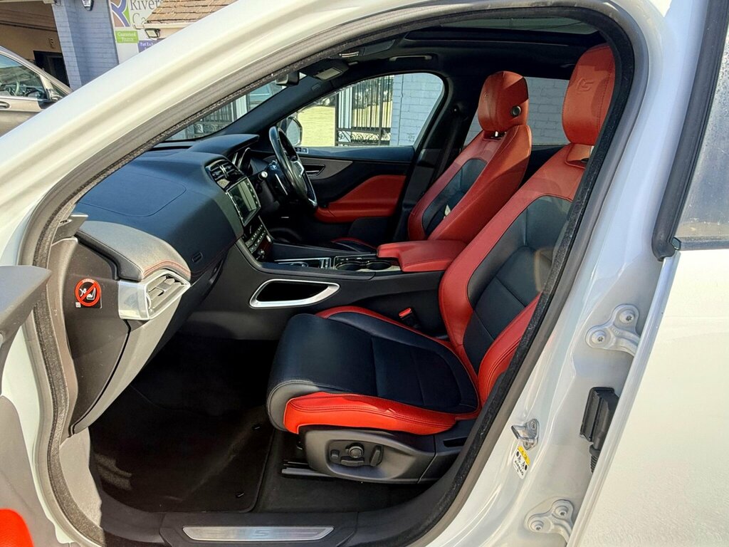 Jaguar F-Pace Prestige Silver #36