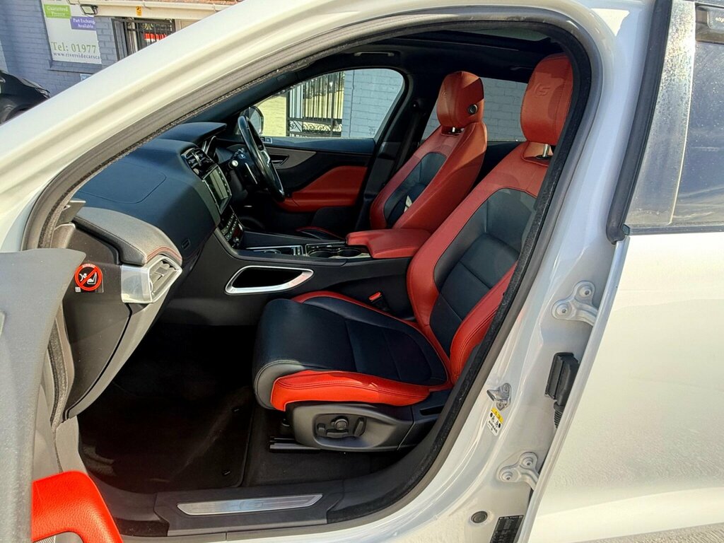 Jaguar F-Pace Prestige Silver #35