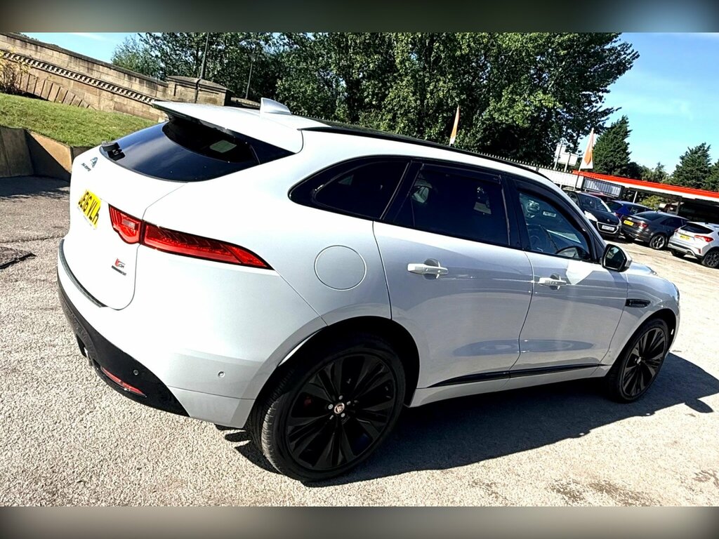 Jaguar F-Pace Prestige Silver #38