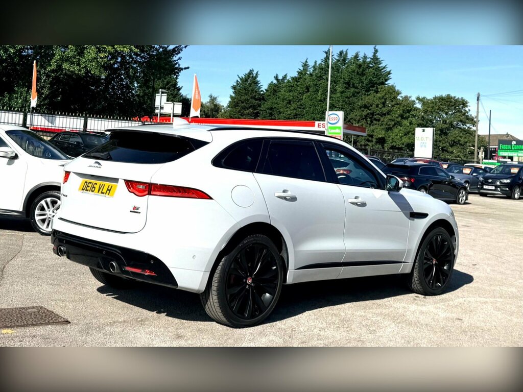 Jaguar F-Pace Prestige Silver #20