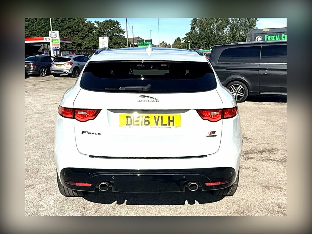 Jaguar F-Pace Prestige Silver #15