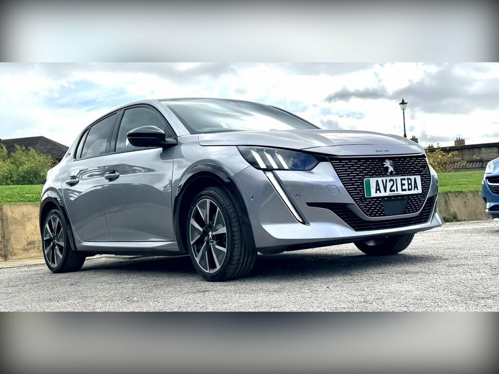 Peugeot e-208 50Kwh Gt Premium Grey #3