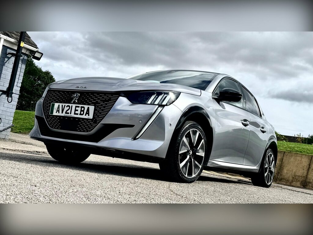 Peugeot e-208 50Kwh Gt Premium Grey #2