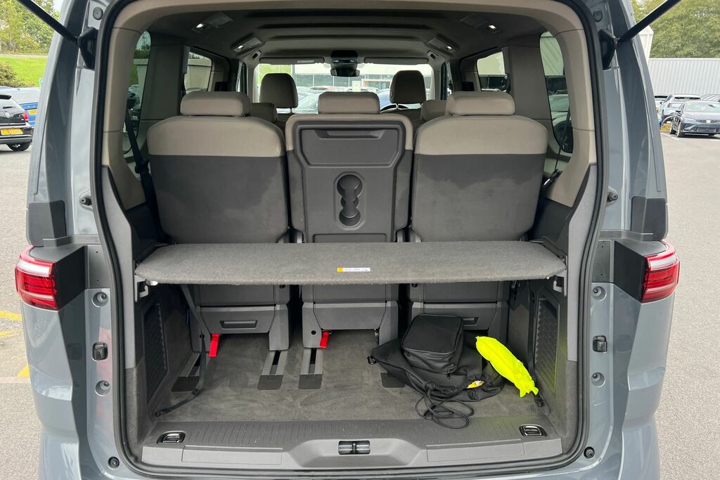 Volkswagen Multivan Style Long 150 Ps 2.0 Tdi 7-Speed Dsg Red #13