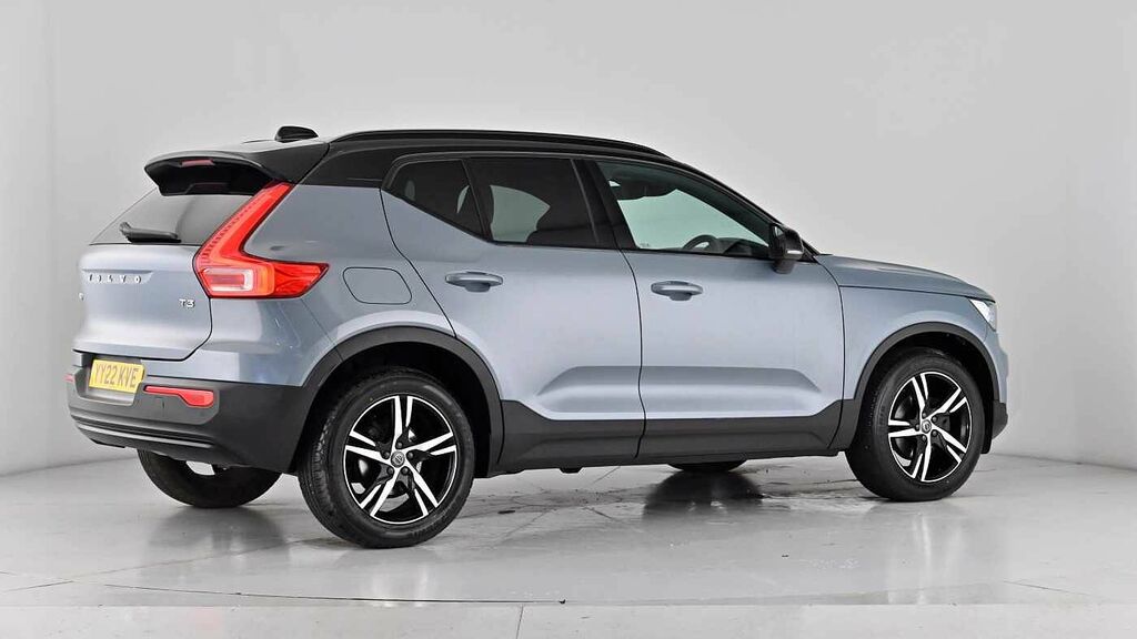 Volvo XC40 Ultimate Dark Black #68
