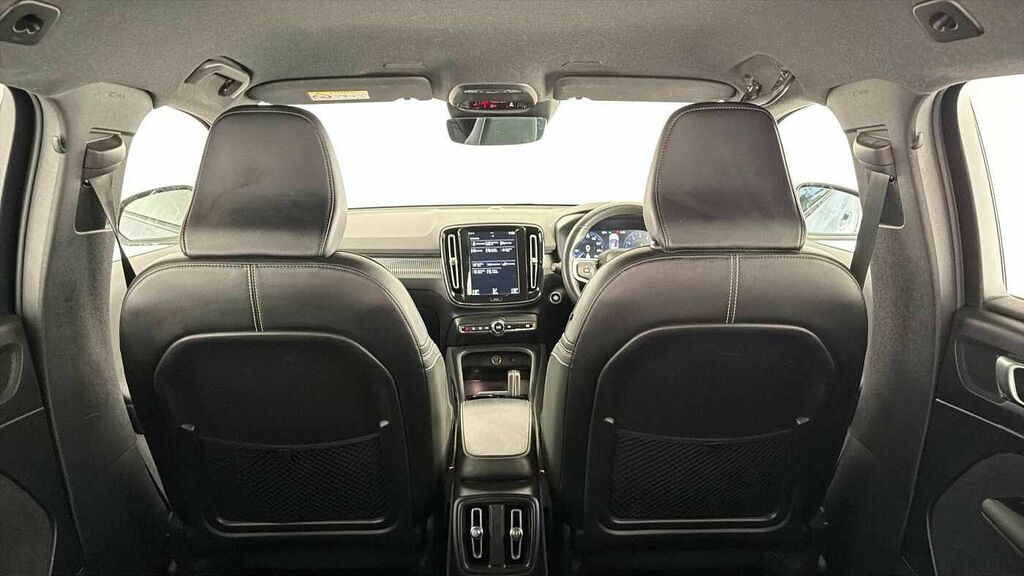 Volvo XC40 Ultimate Dark Black #32