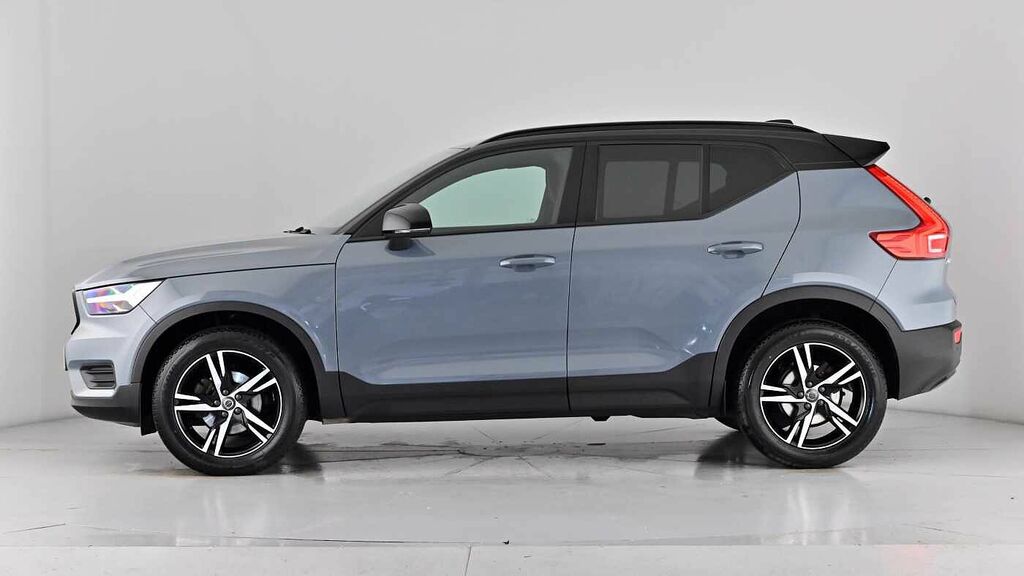 Volvo XC40 Ultimate Dark Black #53
