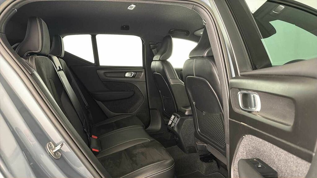 Volvo XC40 Ultimate Dark Black #14