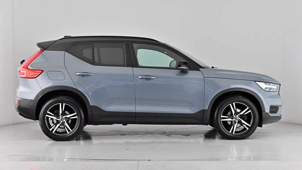 Volvo XC40 Ultimate Dark Black #71