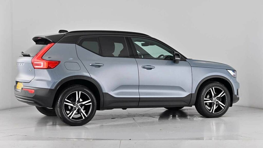 Volvo XC40 Ultimate Dark Black #69