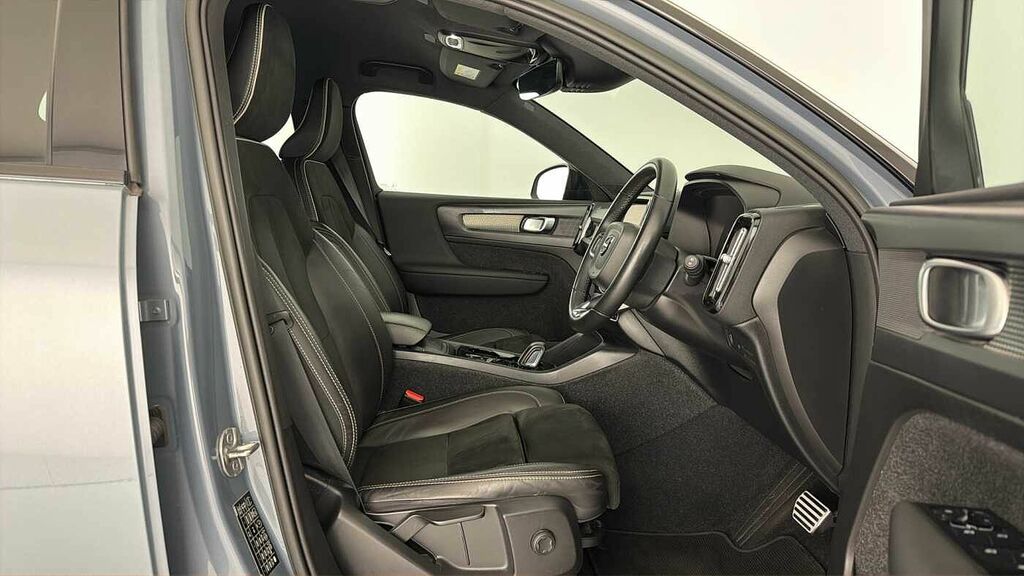 Volvo XC40 Ultimate Dark Black #16