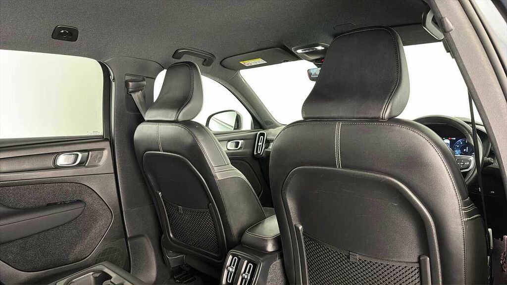 Volvo XC40 Ultimate Dark Black #35