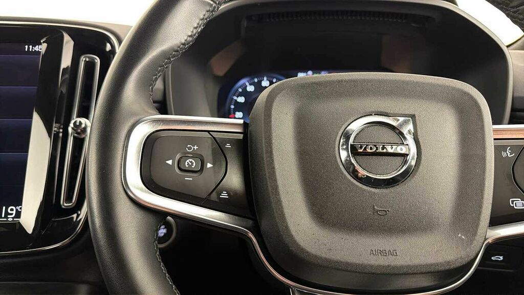 Volvo XC40 Ultimate Dark Black #18