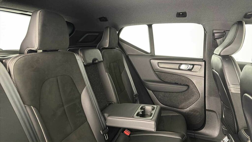 Volvo XC40 Ultimate Dark Black #34