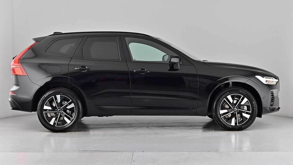 Volvo XC60 Plus Dark T6 Awd Plug-in Hybrid Cardamom Interior Black #3