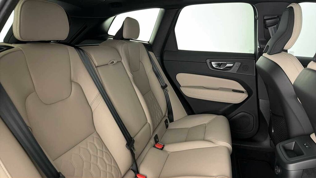 Volvo XC60 Plus Blue #33