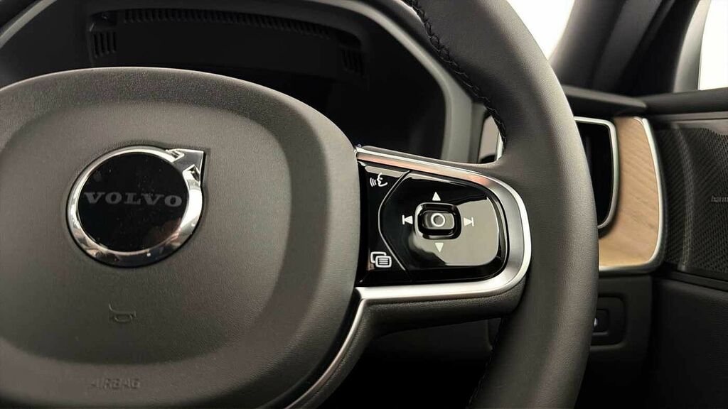 Volvo XC60 Plus Blue #19