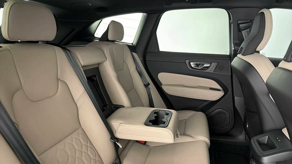 Volvo XC60 Plus Blue #34