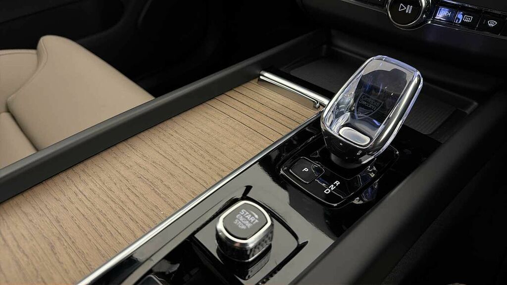 Volvo XC60 Plus Blue #20