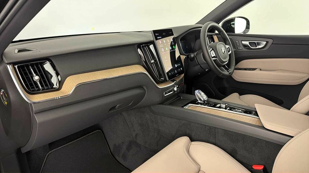 Volvo XC60 Plus Blue #9
