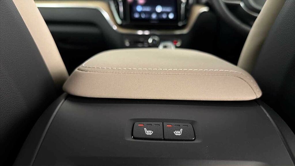 Volvo XC60 Plus Blue #36