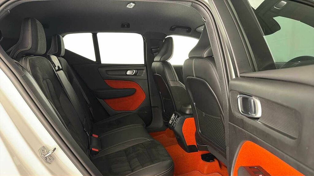 Volvo XC40 Momentum, D3 Awd Sensus Connect White #14
