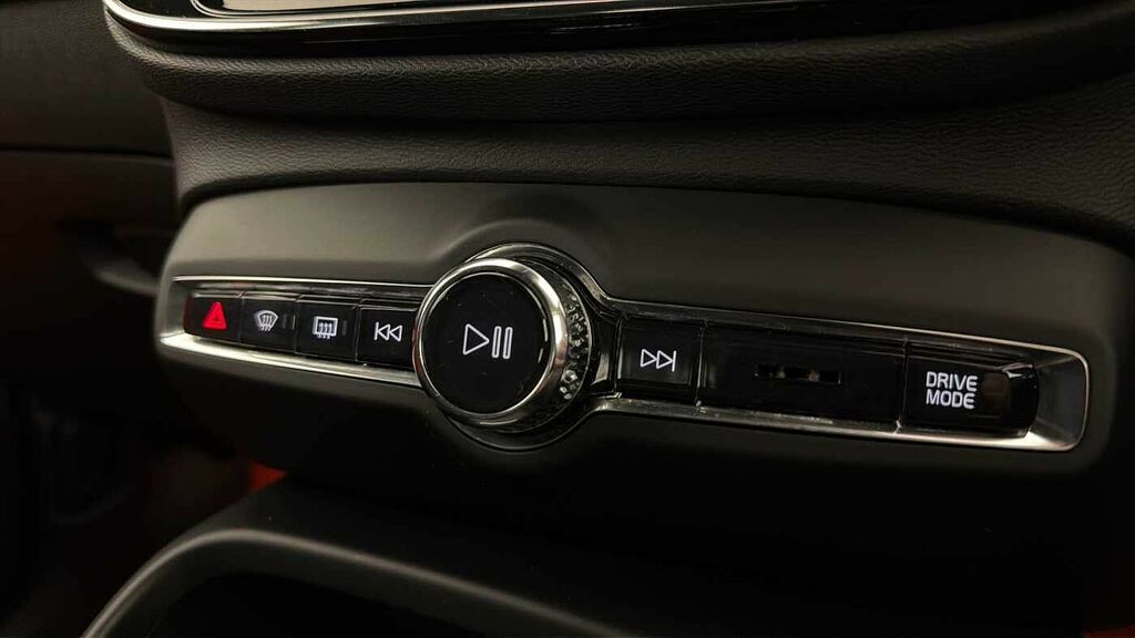 Volvo XC40 Momentum, D3 Awd Sensus Connect White #39