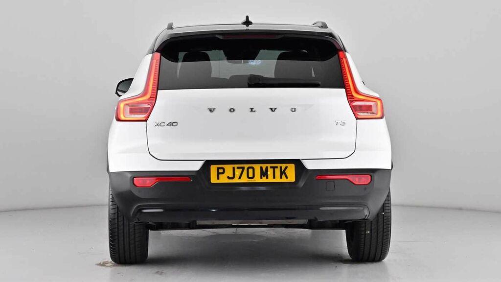 Volvo XC40 Momentum, D3 Awd Sensus Connect White #6