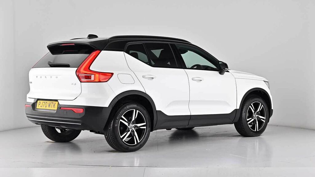 Volvo XC40 Momentum, D3 Awd Sensus Connect White #68