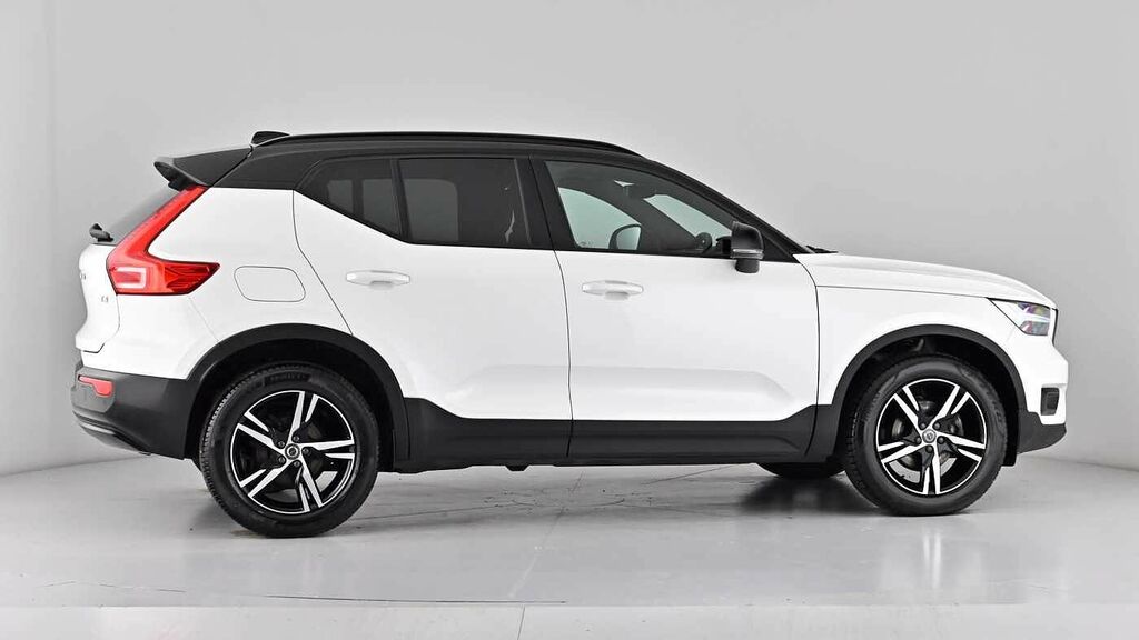 Volvo XC40 Momentum, D3 Awd Sensus Connect White #71