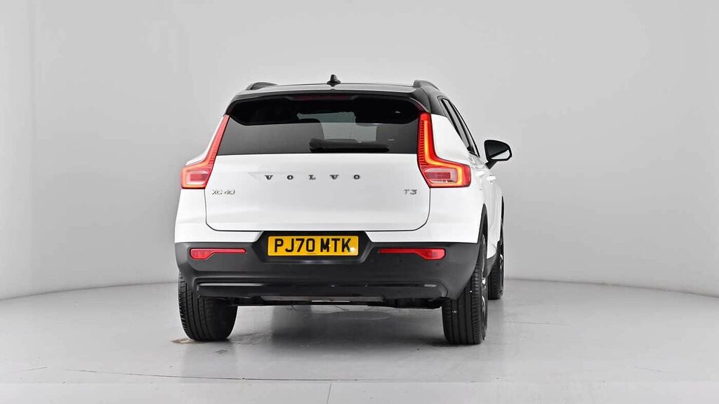 Volvo XC40 Momentum, D3 Awd Sensus Connect White #64