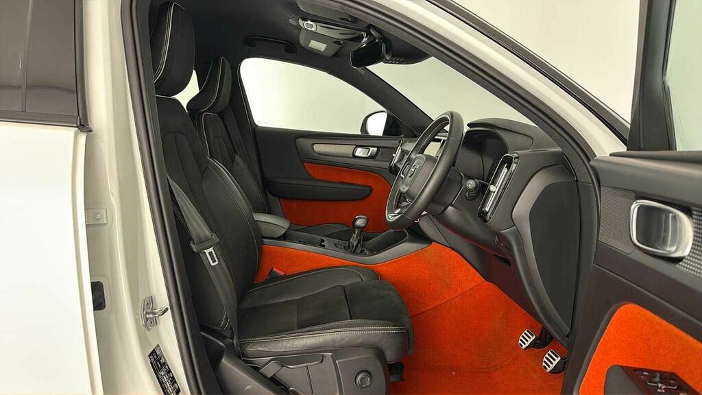 Volvo XC40 Momentum, D3 Awd Sensus Connect White #16
