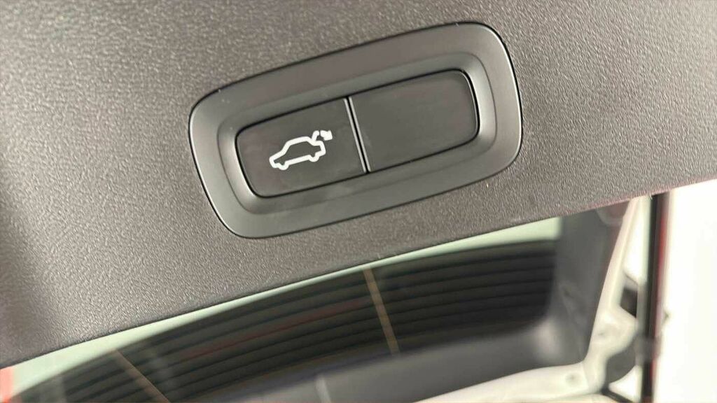 Volvo XC40 Momentum, D3 Awd Sensus Connect White #33
