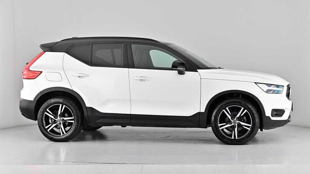 Volvo XC40 Momentum, D3 Awd Sensus Connect White #73