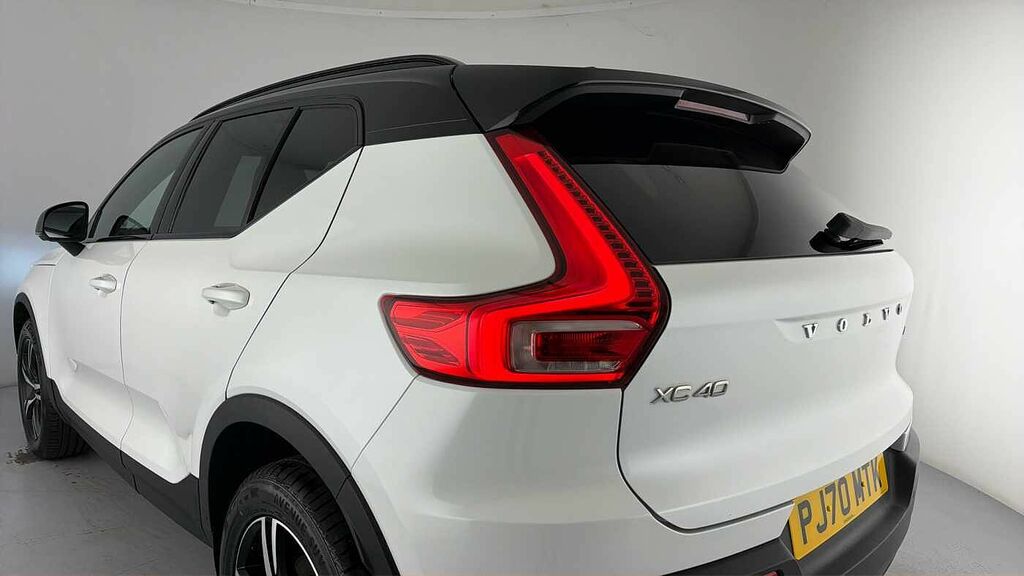Volvo XC40 Momentum, D3 Awd Sensus Connect White #32