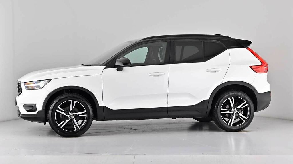 Volvo XC40 Momentum, D3 Awd Sensus Connect White #53