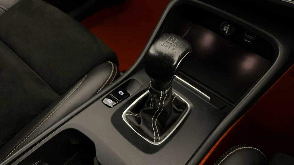 Volvo XC40 Momentum, D3 Awd Sensus Connect White #20