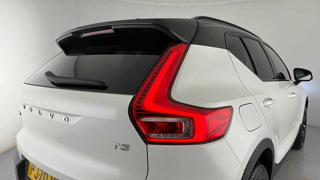 Volvo XC40 Momentum, D3 Awd Sensus Connect White #29