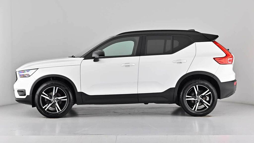Volvo XC40 Momentum, D3 Awd Sensus Connect White #54