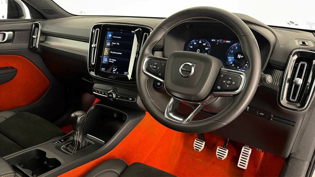 Volvo XC40 Momentum, D3 Awd Sensus Connect White #15
