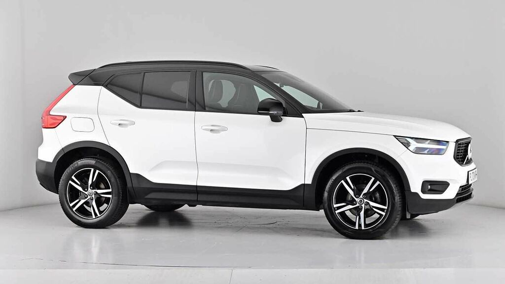 Volvo XC40 Momentum, D3 Awd Sensus Connect White #74